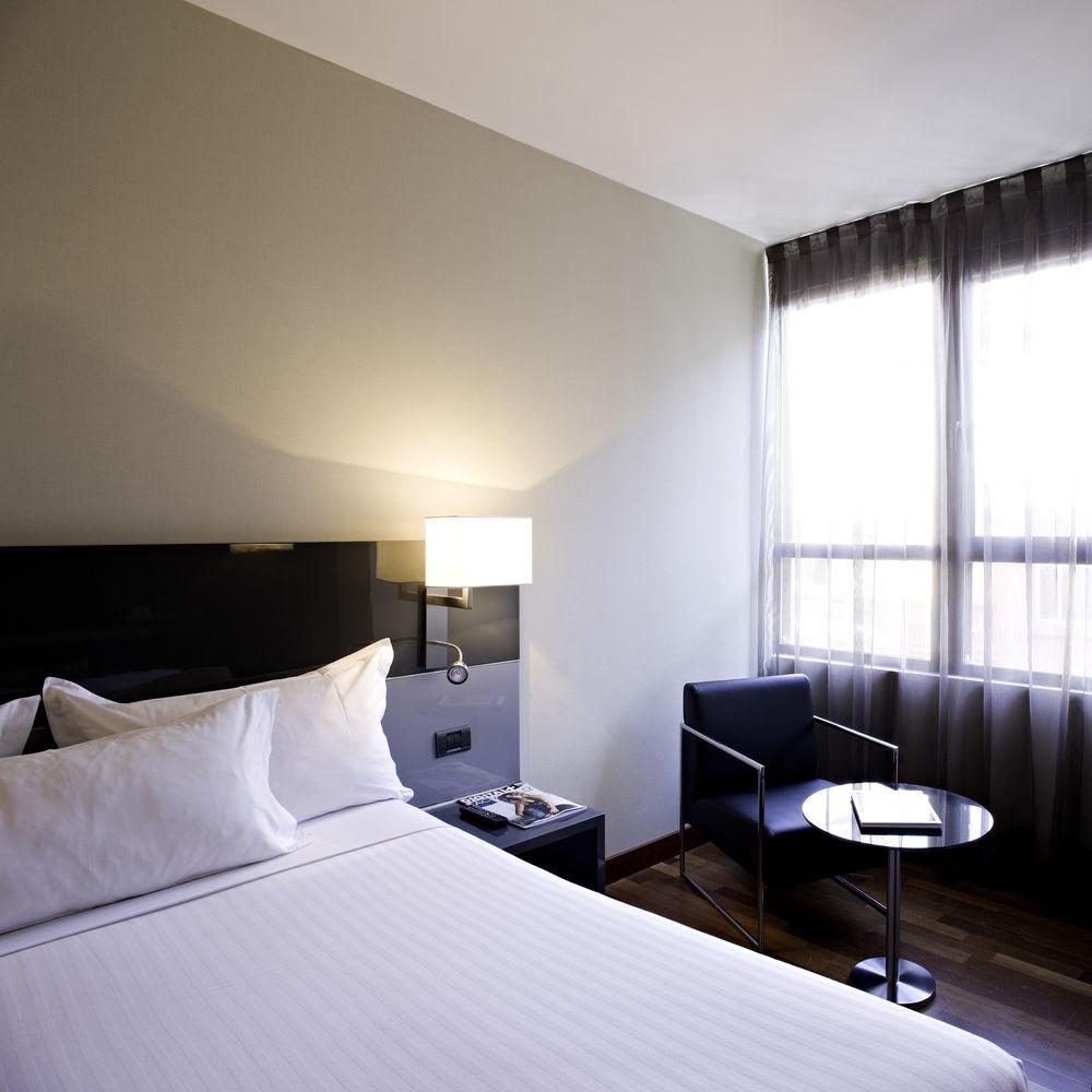 Ac Hotel Avenida De America By Marriott Madrid Exterior photo