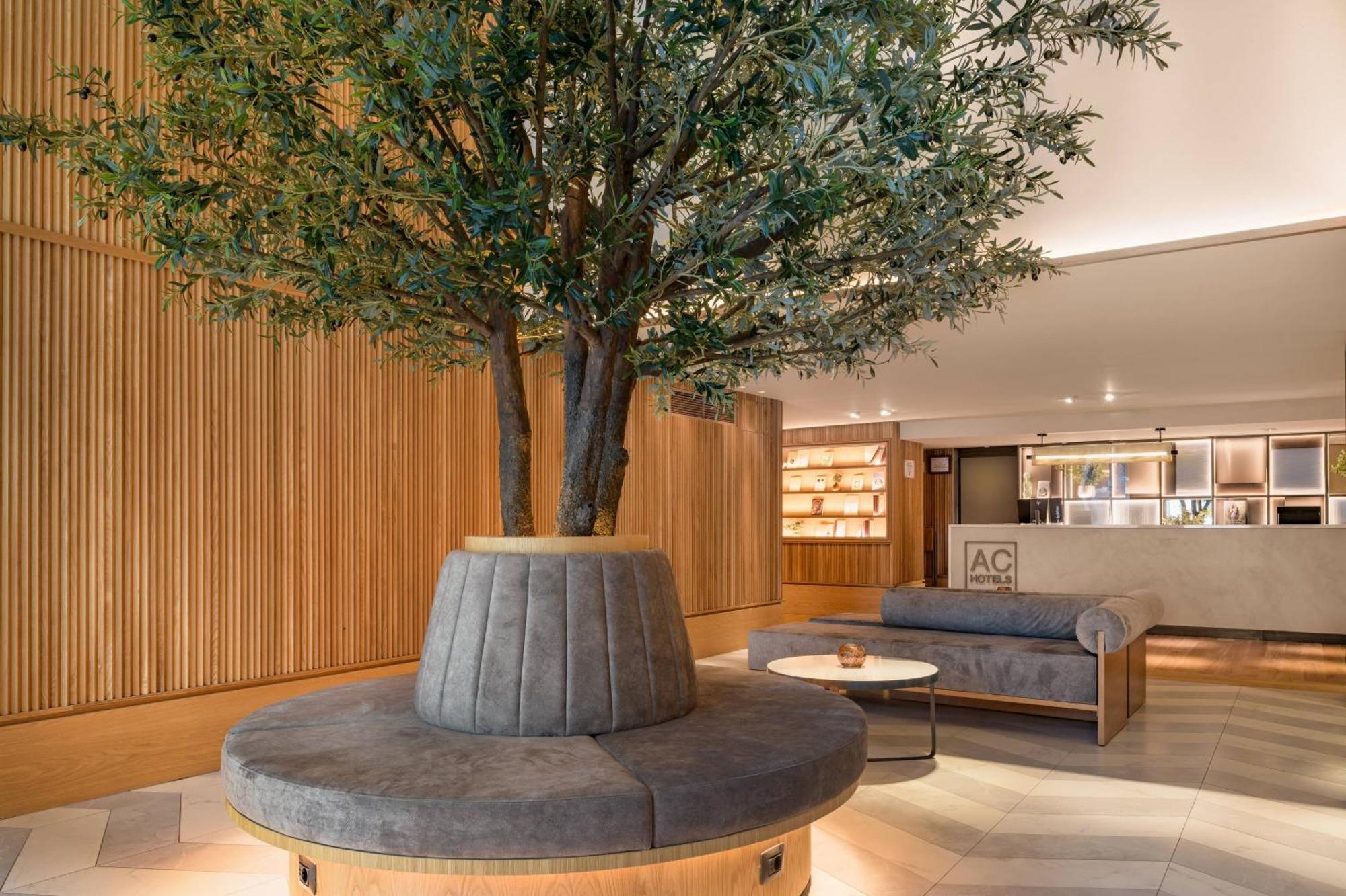 Ac Hotel Avenida De America By Marriott Madrid Exterior photo