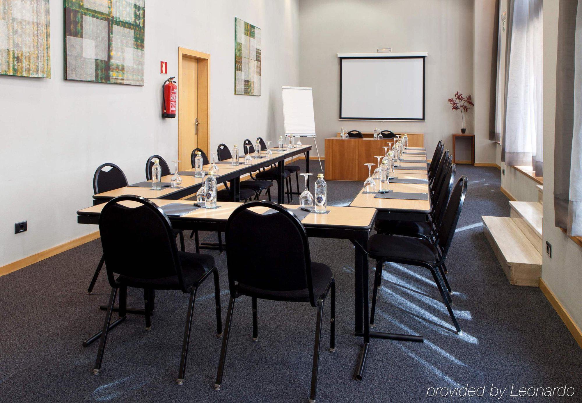 Ac Hotel Avenida De America By Marriott Madrid Business photo
